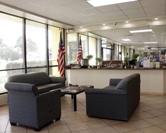 Red Carpet Inn & Suites - Kinston - Lobby