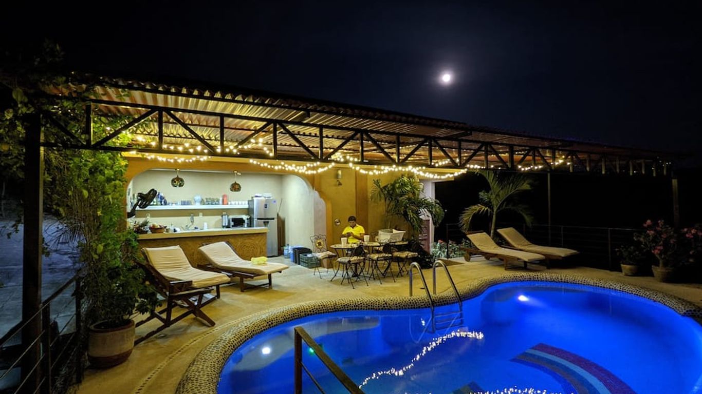 Casa Arcoiris Zihuatanejo B&B