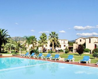 Apartments In Residence With Swimming Po - Pula - Zwembad