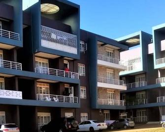 HideOut 1 bedroom Condo - Kampala - Building