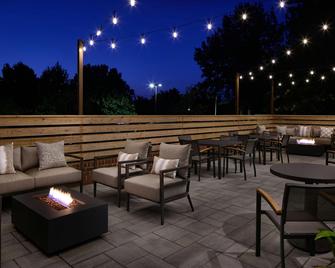 Residence Inn by Marriott Raleigh Crabtree Valley - Raleigh - Patio