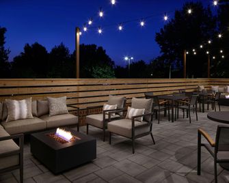 Residence Inn by Marriott Raleigh Crabtree Valley - Raleigh - Patio