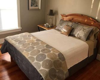 Grayhouse Inn - Room #4 - Fairbury - Habitación