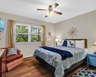 Wooded, Quiet Cottage, Very Close To The - Bella Vista - Habitación