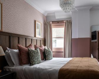 Worplesdon Place Hotel - Guildford - Yatak Odası