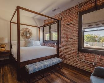 Slo Brew Lofts - 3 Bedroom 'the Drifter Loft' - San Luis Obispo - Bedroom