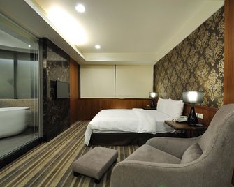 Sun Sweet Hotel - Yilan City - Sovrum