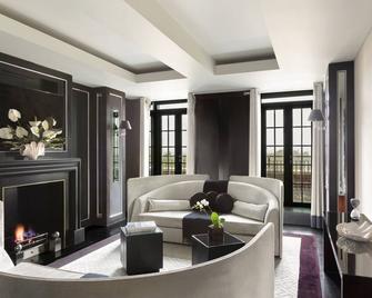 Grosvenor House Suites - London - Living room