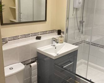 River Courtyard Apartment In The Heart Of Stneots - St. Neots