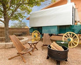 Cozy 1880 Sheepherders Wagon in Tombstone! - Tombstone