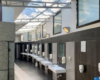 Hostel & Glamping Santa Fortunata - סורנטו - מסעדה