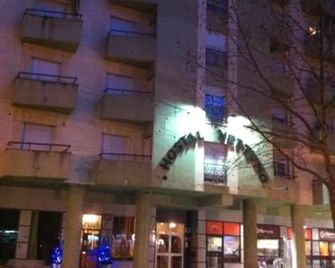 Hostal Neptuno - Cáceres - Edificio