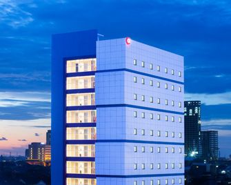 Amaris Hotel Hertasning - Makassar - Building