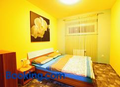 Apartments Pri Adamsovih - Catez Ob Savi - Habitación