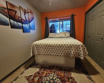Tranquil Kenai Block Home. - Kenai - Bedroom