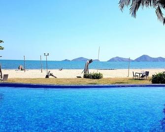 Luwansa Beach Hotel - Labuan Bajo - Pool