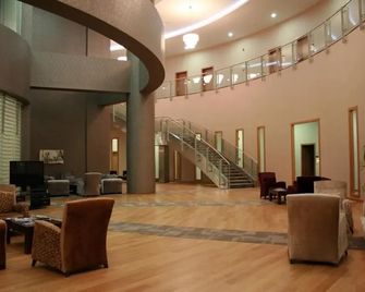 Boss Otel - Sincan - Lobi