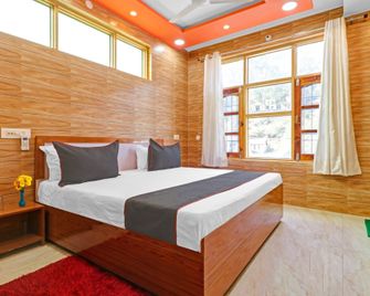 Capital O 86239 Regency Hotel And Restaurant - Mandi - Habitación