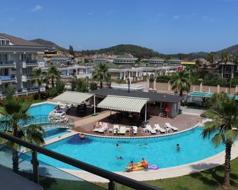 Tebriz Apart - Kemer - Piscina