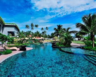 Weligama Bay Marriott Resort & Spa - เวลิกาม่า - สระว่ายน้ำ