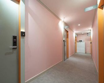 Uiwang Hotel Nine - Uiwang - Pasillo