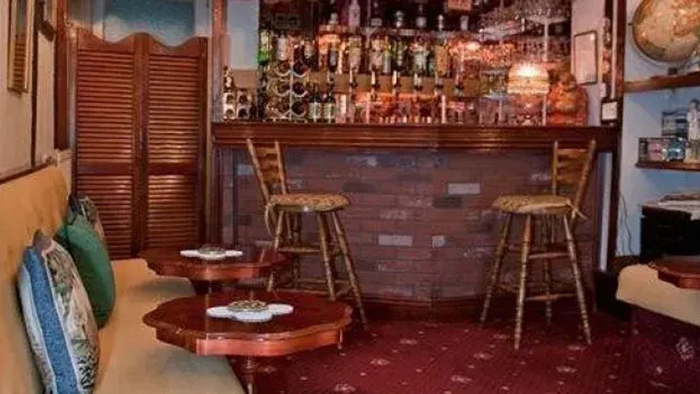 Tudor Rose Original Hotel