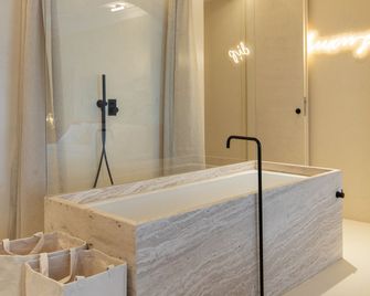 Almadina Smart Luxury - Porto - Bathroom