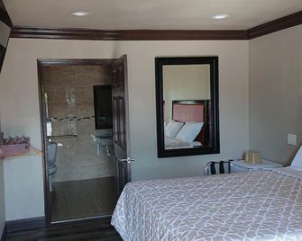 Santa Ana Travel Inn - Santa Ana