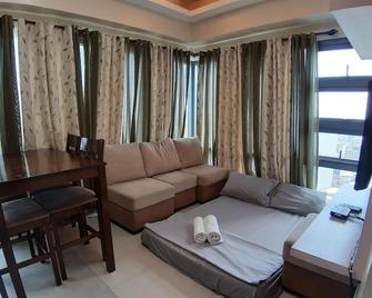Cebu City Suites Ramos Tower by P&J - Cebu City - Living room