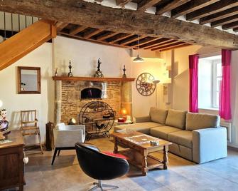 Gîte chaleureux à Charroux, confort pour 6 pers, proche nature et Vichy - FR-1-489-572 - Charroux - Sala de estar