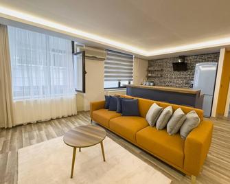 105- Comfortable and Stylish - Ankara - Huiskamer