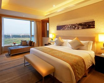 Crowne Plaza Guangzhou Huadu By IHG - Guangzhou - Bedroom
