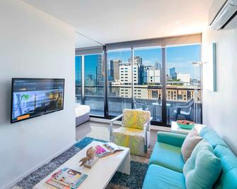 Aura on Flinders Serviced Apartments - Melbourne - Living room