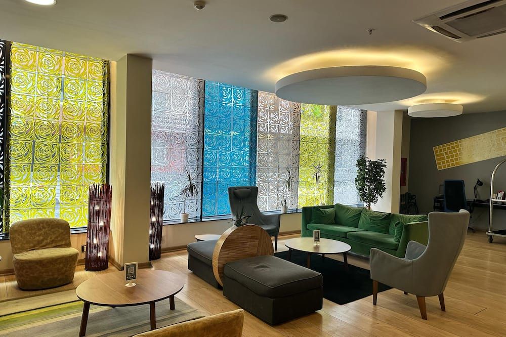 Tempo Suites Airport