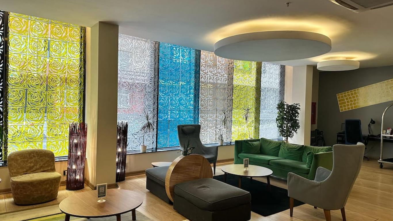 Tempo Suites Airport