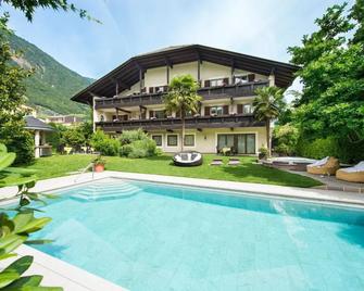 Hotel Verena - Lana - Pileta