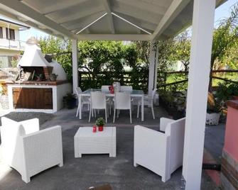 La Gramigna Villette - Briatico - Patio