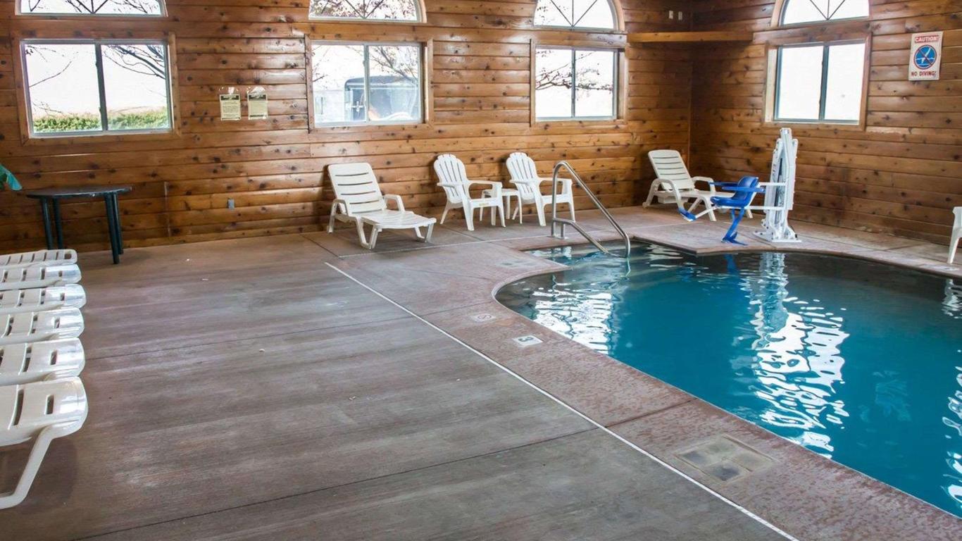 Quality Inn and Suites Loves Park near Rockford