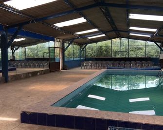 Hostal Davinci Mitad del Mundo - San Antonio de Pichincha - Pool