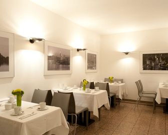 Hotel Topas - פרנקפורט אם מיין - מסעדה