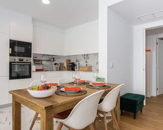 Casa Luisa - Un Appartement de Charme qui Réunit Luxe - Setúbal - Cuisine