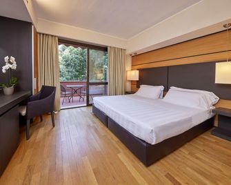 Park Hotel I Lecci - סן וינצ'נזו