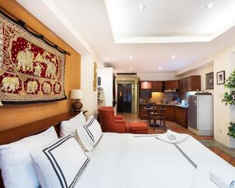 Nirvana Boutique Suites - Pattaya - Bedroom