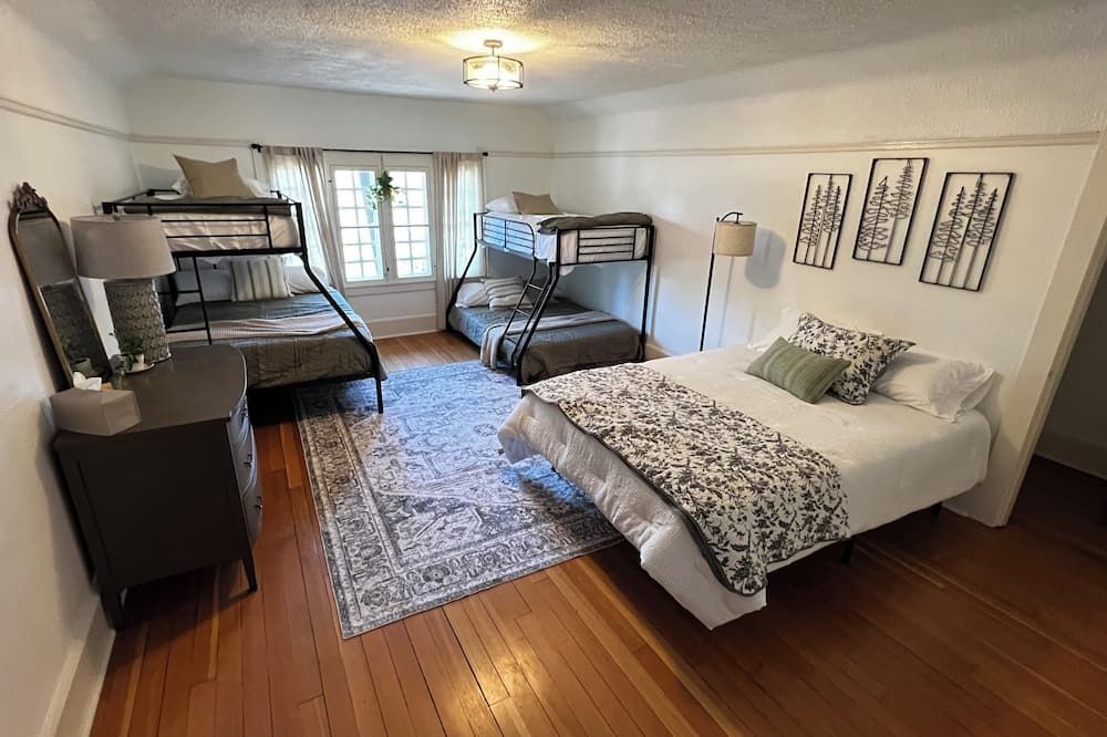 A year-round retreat for adrenaline junkies - Wallace - Bedroom