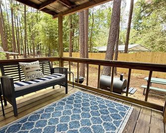 Beautiful cozy home in Thomson near lake and boat ramp - Thomson - Balkon