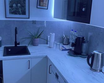 Quiet apartment 4 min from the cathedral with office and balcony - Colônia