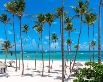 Hotel Tropicana Suites Deluxe Beach Club & Pool - Punta Cana - Beach
