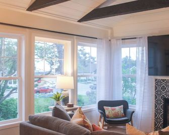 Alpaca Grand Vacation Rental - Sister Bay - Sala de estar