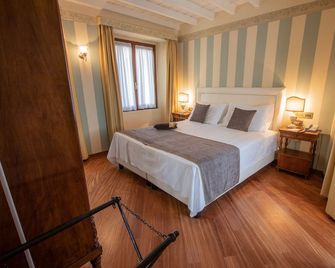 Albergo Le Due Corti - Côme - Chambre
