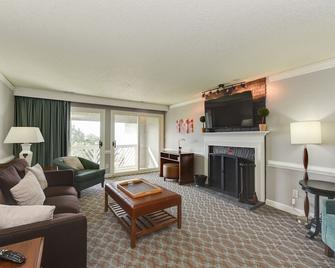 Kingsmill Luxury - Sleeps 6 - Virginia's only AAA Four Diamond Condo Golf Resort - Williamsburg - Soggiorno